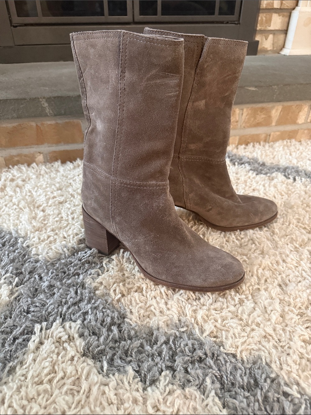 Frye Womens Nora Pull On Boots Suede Taupe Size 8 Mid Calf Block Stacked Heel